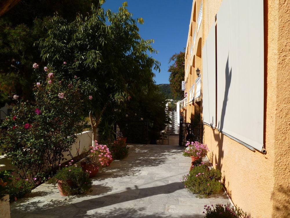 Liberty II Hotell Agia Marina  Eksteriør bilde