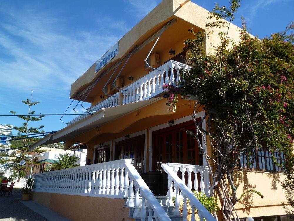 Liberty II Hotell Agia Marina  Eksteriør bilde