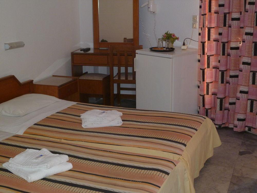 Liberty II Hotell Agia Marina  Eksteriør bilde