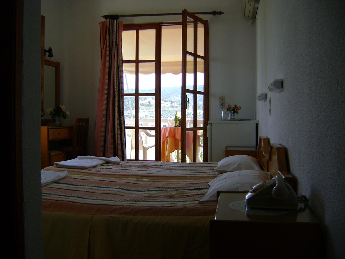 Liberty II Hotell Agia Marina  Eksteriør bilde